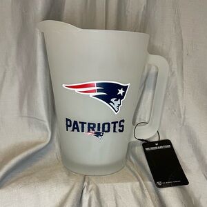 NWT New England Patriots 56oz Frosted Glass Pitcher